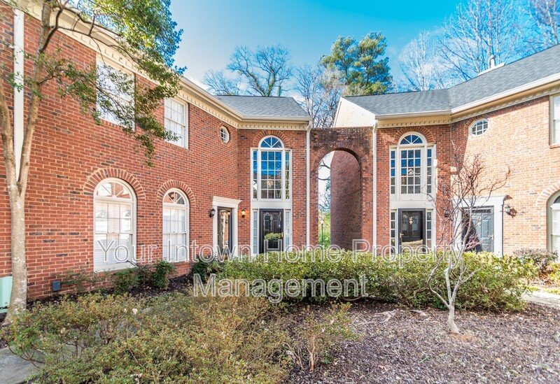 Peaceful Townhouse Living in Great Location property image
