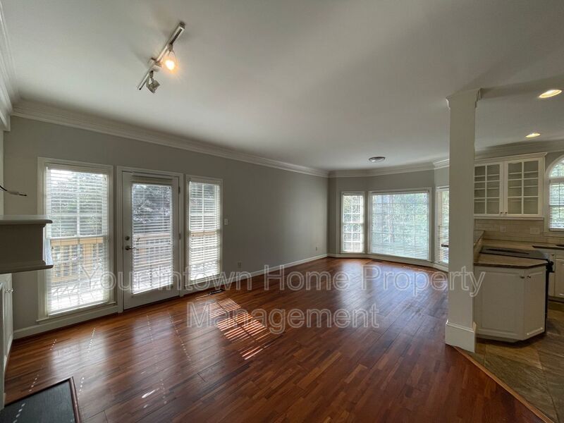 Peaceful Townhouse Living in Great Location property image