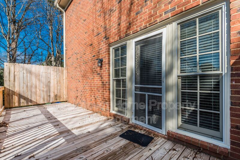Peaceful Townhouse Living in Great Location property image