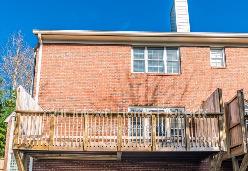 Peaceful Townhouse Living in Great Location property image