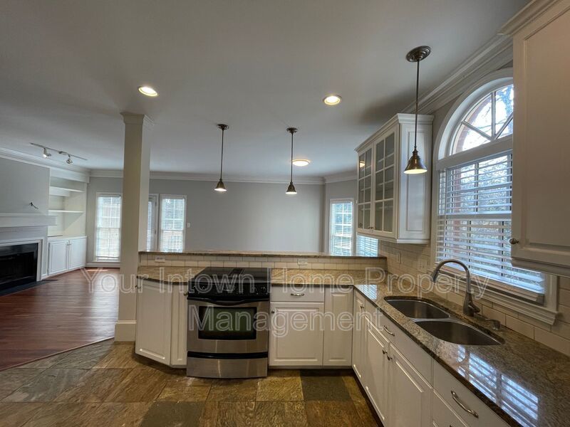 Peaceful Townhouse Living in Great Location property image