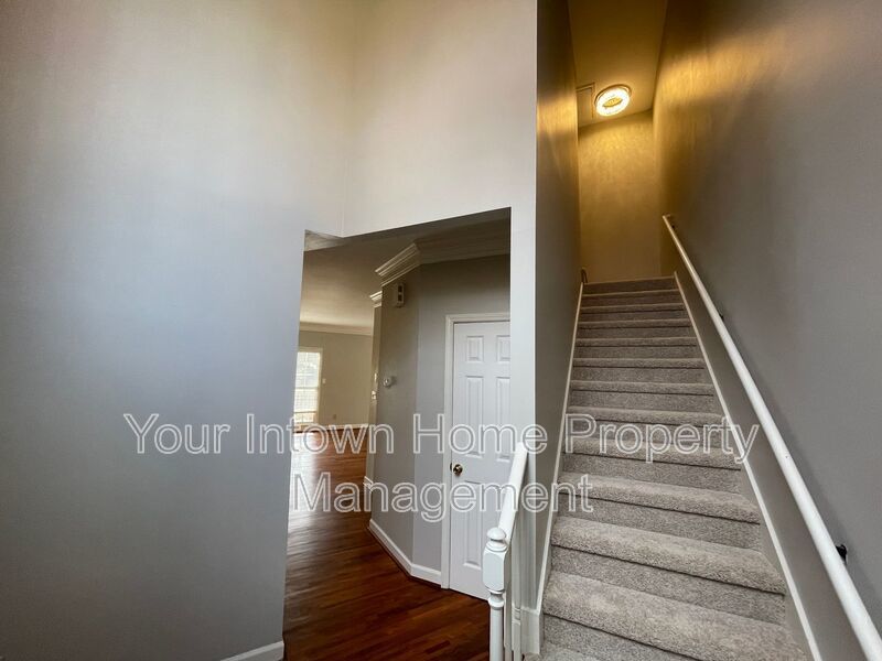 Peaceful Townhouse Living in Great Location property image