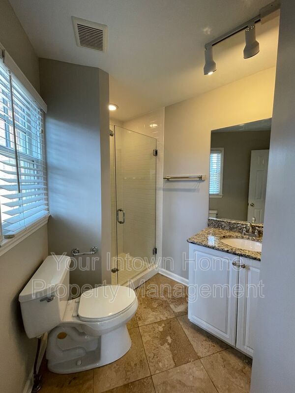 Peaceful Townhouse Living in Great Location property image