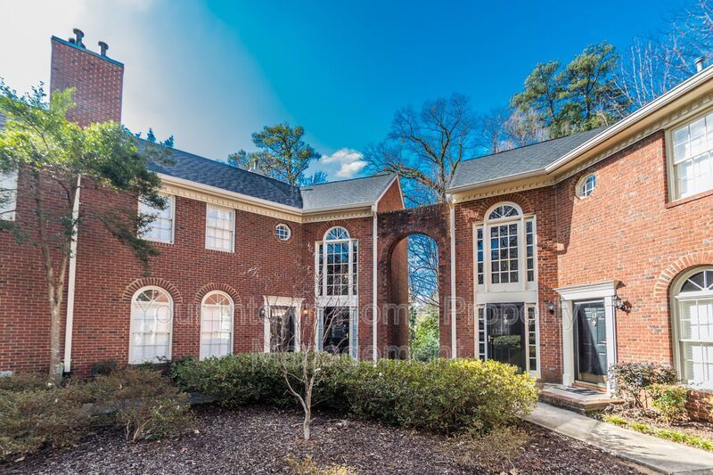 Peaceful Townhouse Living in Great Location property image