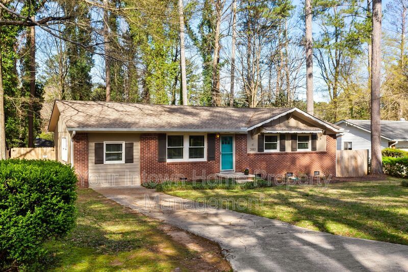 Huge Back Yard with Deck property image