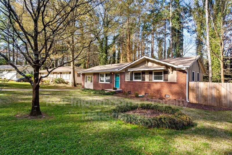 Huge Back Yard with Deck property image