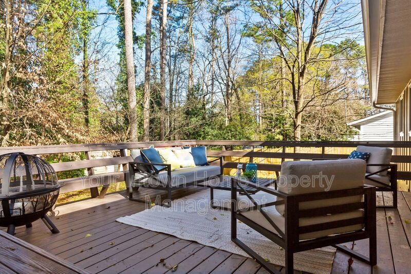 Huge Back Yard with Deck property image