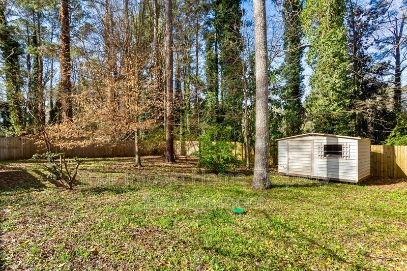 Huge Back Yard with Deck property image