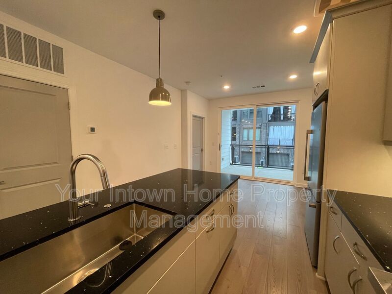 Modern Grant Park Townhome on the Beltline property image