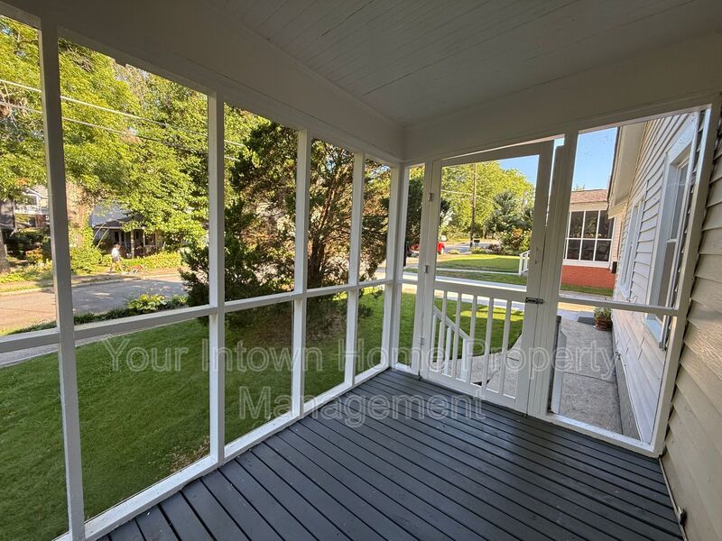 Charming Duplex on Quiet Street - Close to It All! property image