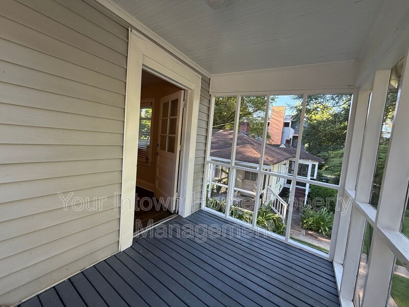Charming Duplex on Quiet Street - Close to It All! property image