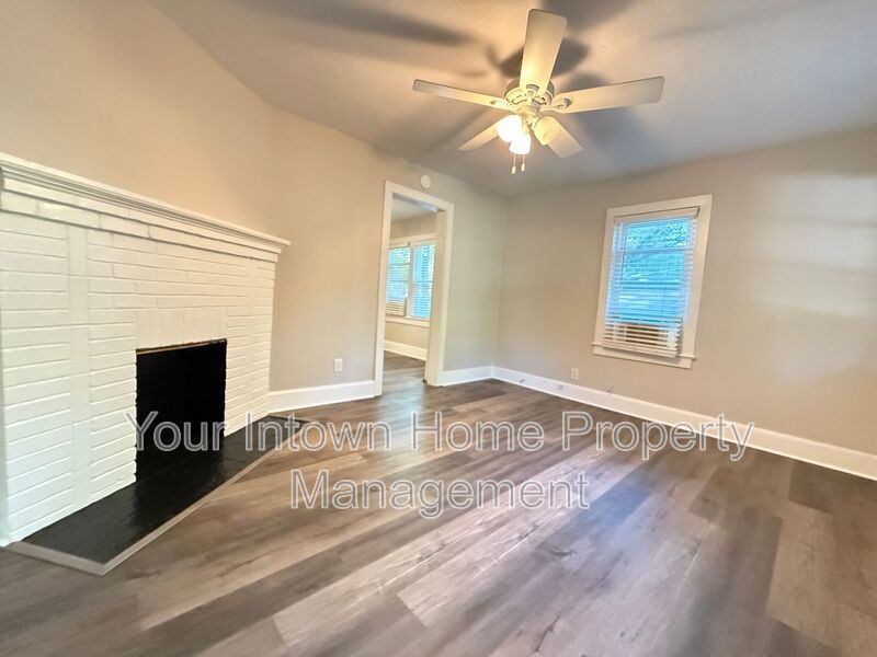 Charming Duplex on Quiet Street - Close to It All! property image