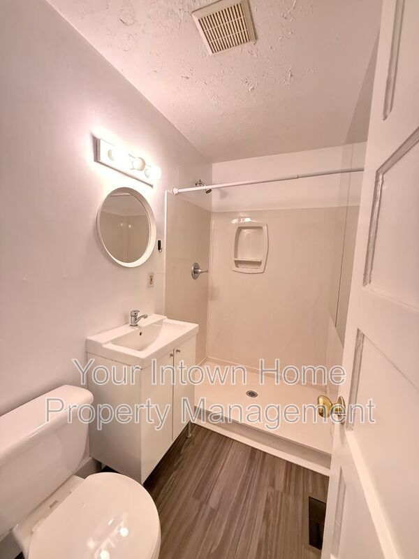 Charming Duplex on Quiet Street - Close to It All! property image