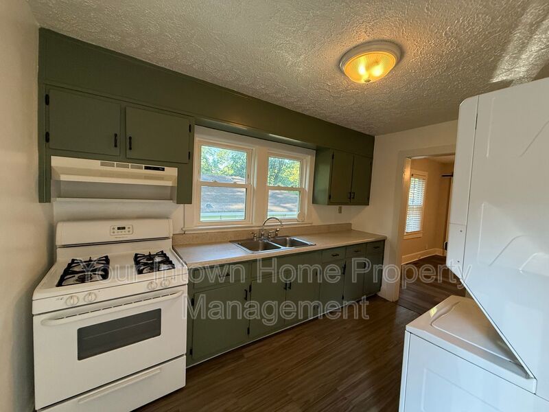 Charming Duplex on Quiet Street - Close to It All! property image