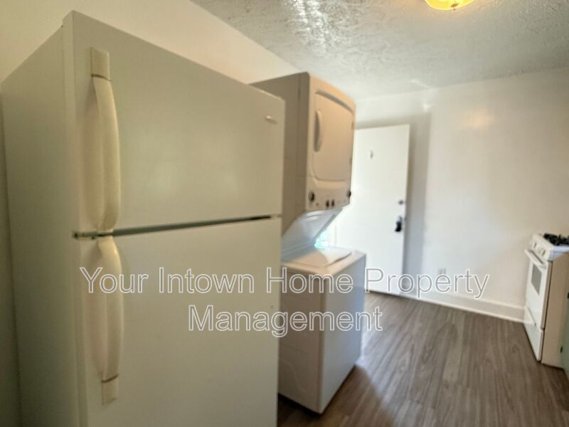 Charming Duplex on Quiet Street - Close to It All! property image