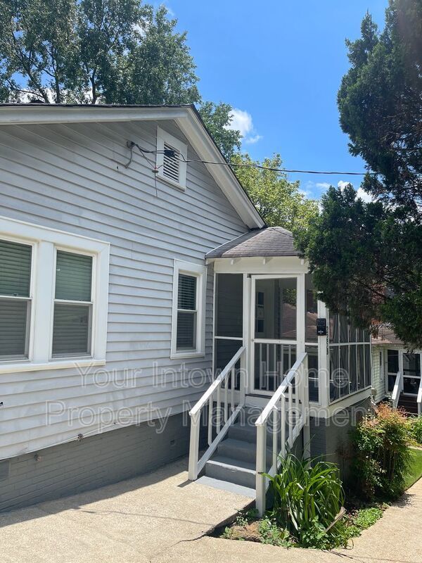 Charming Duplex on Quiet Street - Close to It All! property image