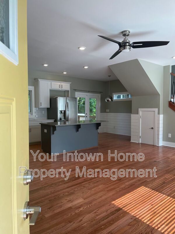 Beautiful Renovation & Huge Back Yard in East Atlanta property image