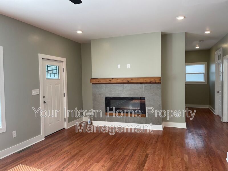 Beautiful Renovation & Huge Back Yard in East Atlanta property image