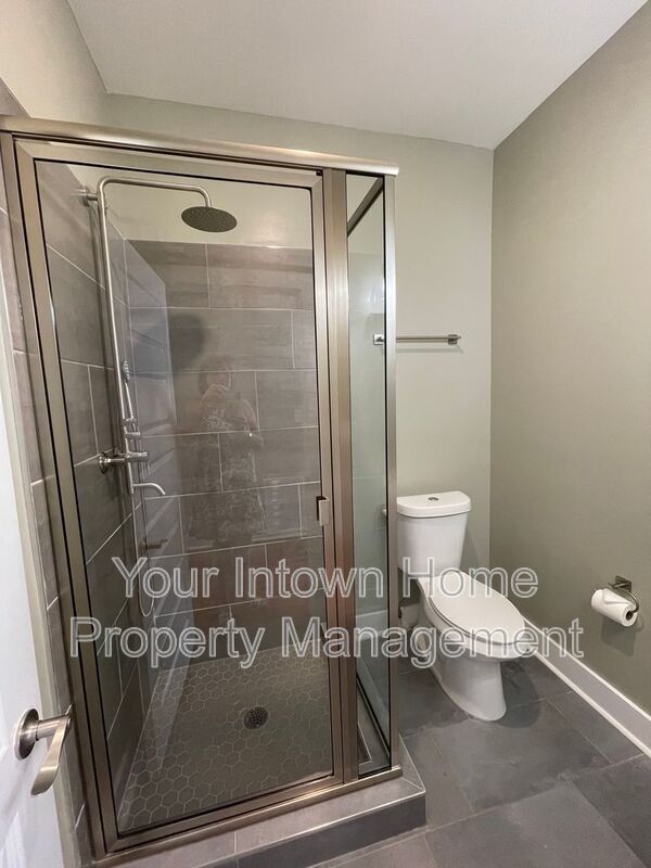 Beautiful Renovation & Huge Back Yard in East Atlanta property image