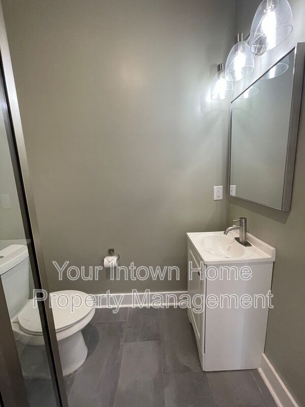 Beautiful Renovation & Huge Back Yard in East Atlanta property image