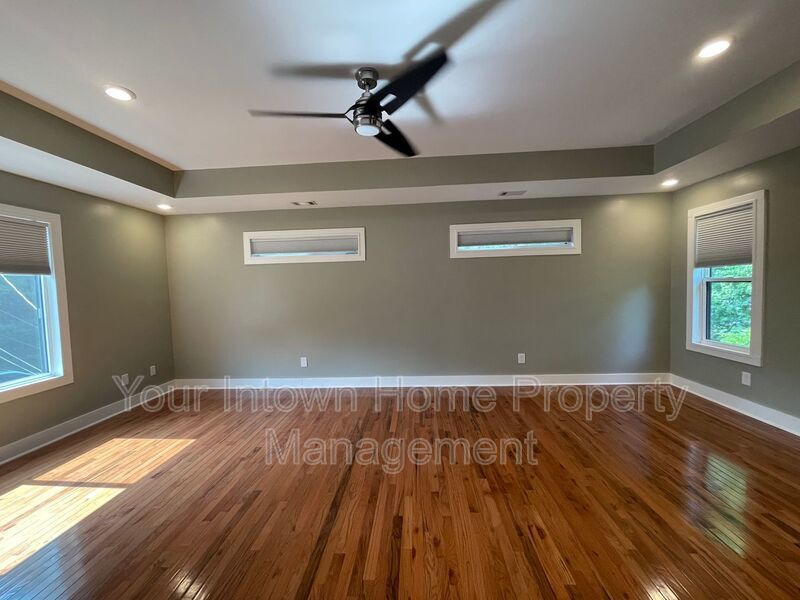 Beautiful Renovation & Huge Back Yard in East Atlanta property image