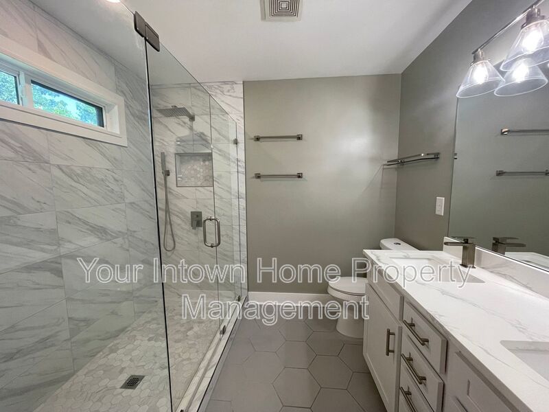 Beautiful Renovation & Huge Back Yard in East Atlanta property image