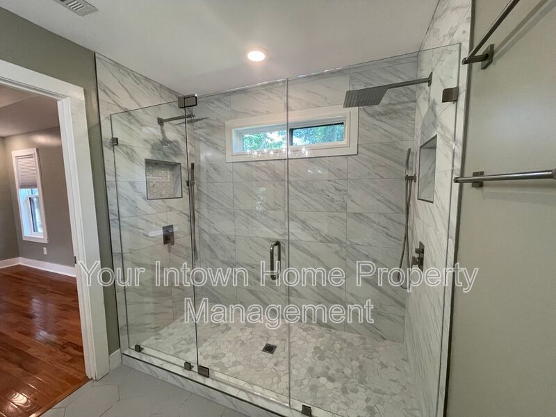 Beautiful Renovation & Huge Back Yard in East Atlanta property image