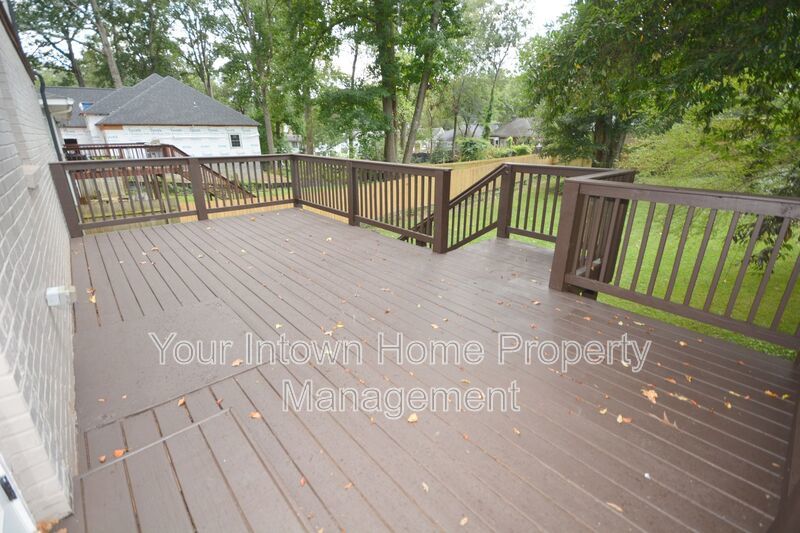 Beautiful Renovation & Huge Back Yard in East Atlanta property image