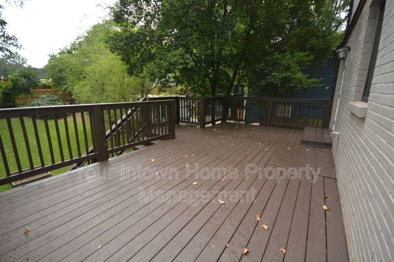 Beautiful Renovation & Huge Back Yard in East Atlanta property image