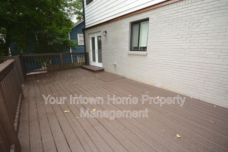 Beautiful Renovation & Huge Back Yard in East Atlanta property image