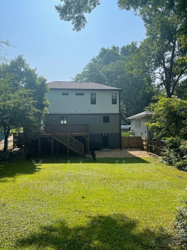 Beautiful Renovation & Huge Back Yard in East Atlanta property image