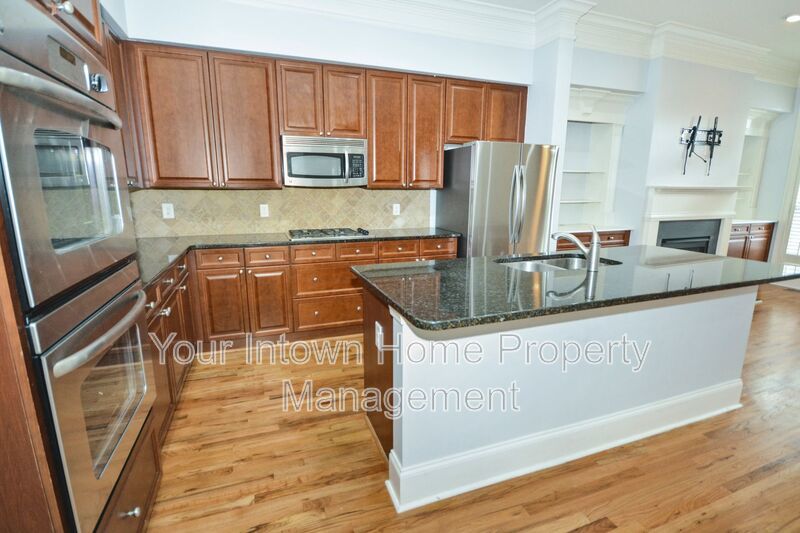 Stylish Crescent Park Townhome in the Heart of it All! property image