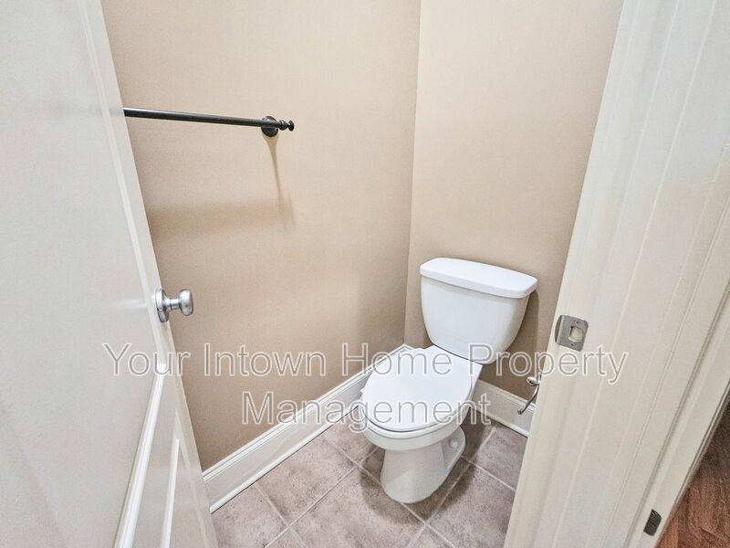 Stylish Crescent Park Townhome in the Heart of it All! property image