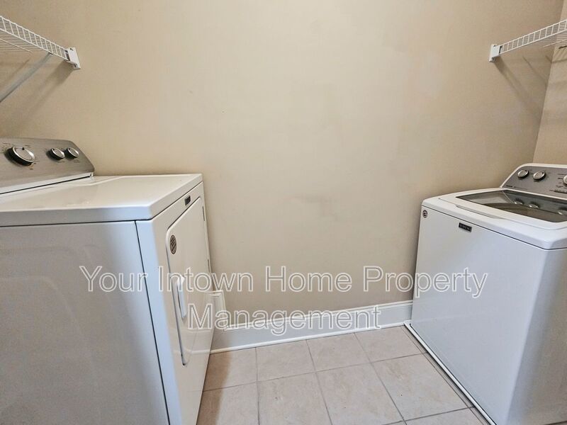 Stylish Crescent Park Townhome in the Heart of it All! property image