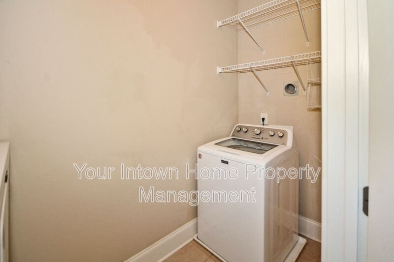 Stylish Crescent Park Townhome in the Heart of it All! property image