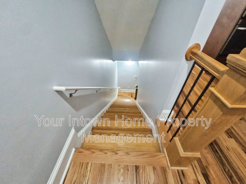 Stylish Crescent Park Townhome in the Heart of it All! property image
