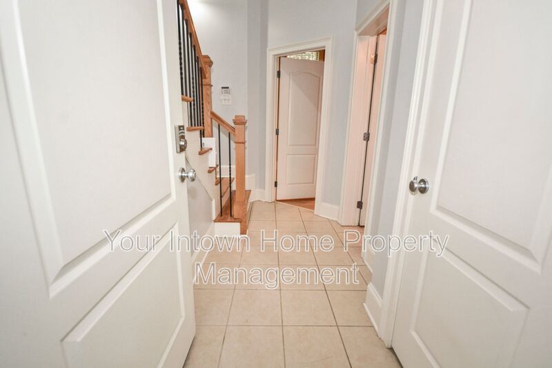 Stylish Crescent Park Townhome in the Heart of it All! property image