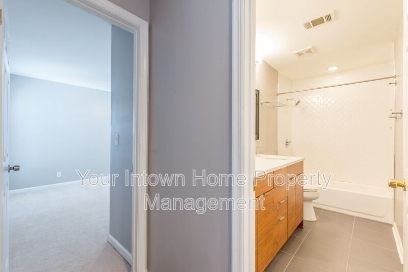 Wonderful Candler Park Home - Fenced Yard - Close to Parks & Candler Park Dining property image
