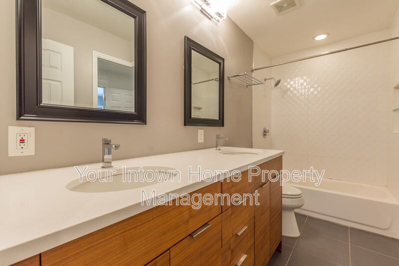 Wonderful Candler Park Home - Fenced Yard - Close to Parks & Candler Park Dining property image