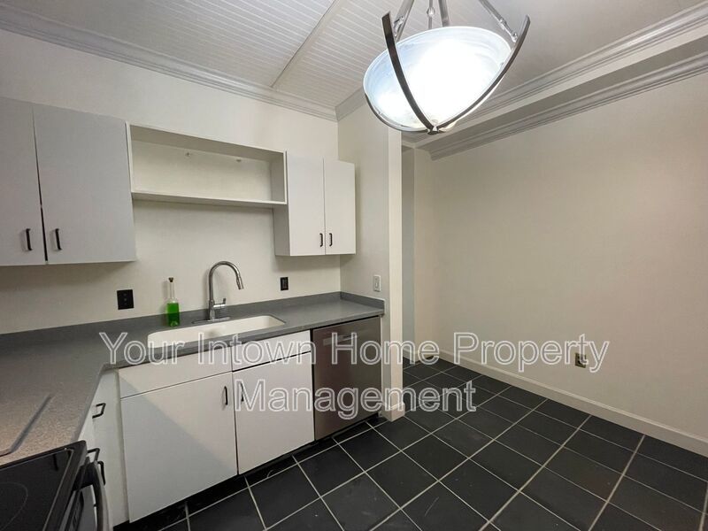 Oversized One-Bedroom in Heart of Downtown & GSU property image