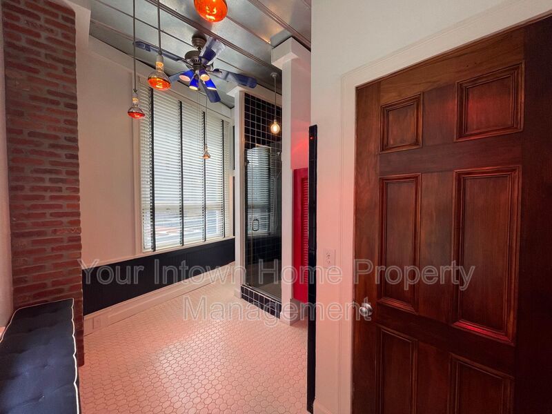 Oversized One-Bedroom in Heart of Downtown & GSU property image