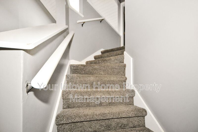 Spacious Brookhaven Townhome with High Ceilings & Fenced Yard property image