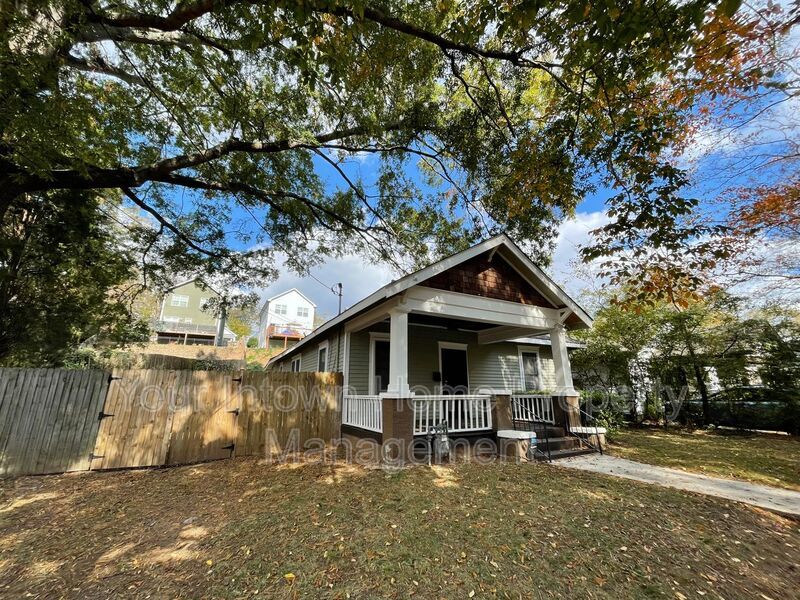 Grant Park/Peoplestown Bungalow with Huge Backyard! property image